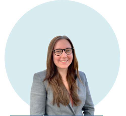 Das Bild zeigt die Werkstudentin Jessica Baumgartner.